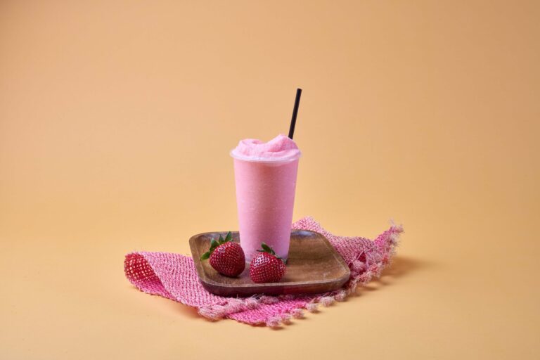 Strawberry-Milkshake-1-scaled